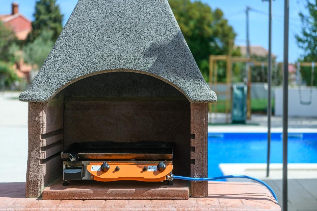 Summer House Nina Apartment Pavicini Bagian luar foto