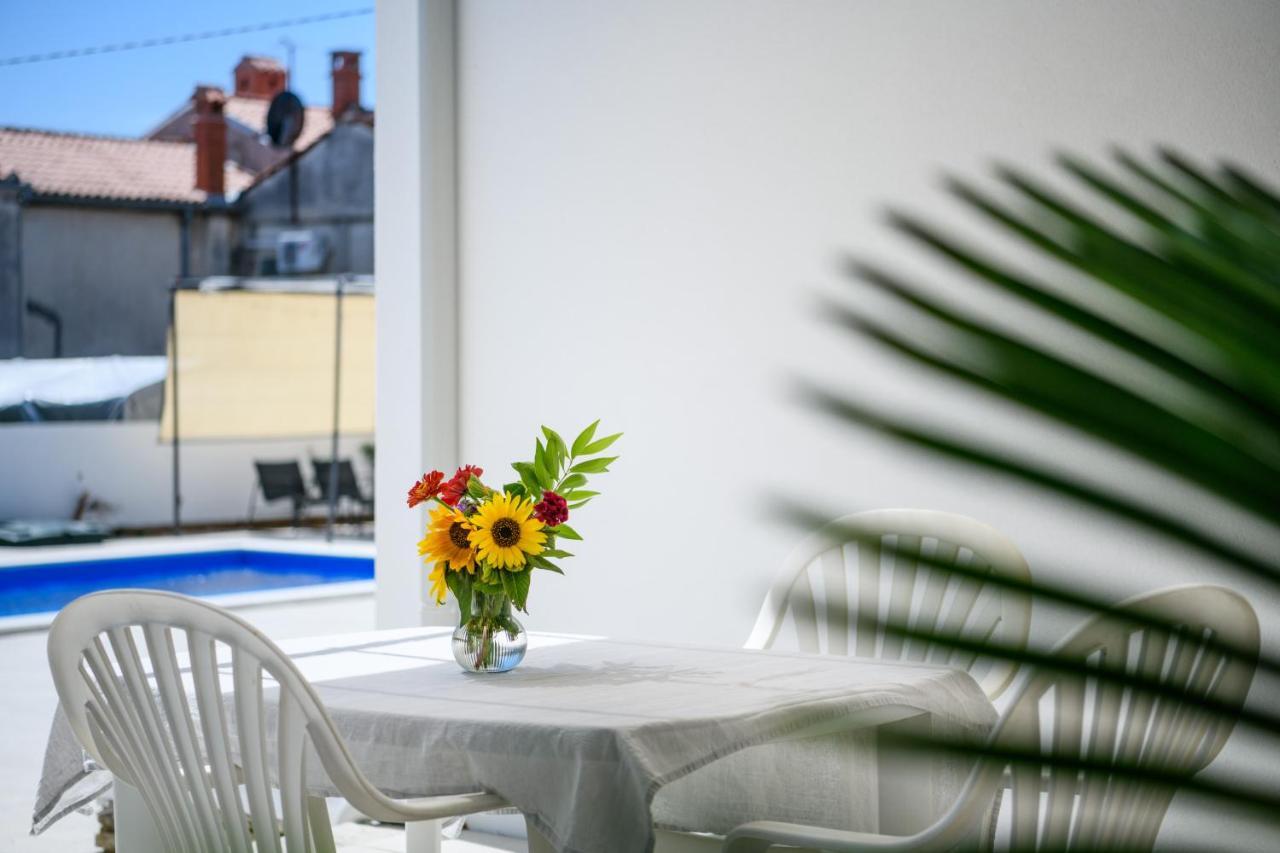 Summer House Nina Apartment Pavicini Bagian luar foto